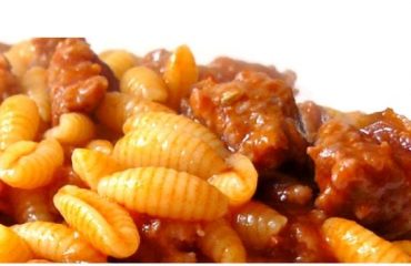 La ricetta Vistanet di oggi: gnocchetti sardi al ragù di cinghiale, uno spettacolo di sapori