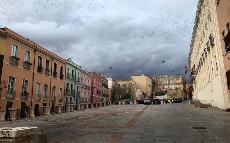 piazza-palazzo-castello-maltempo-nuvoloso-temporale-pioggia-cagliari (2)