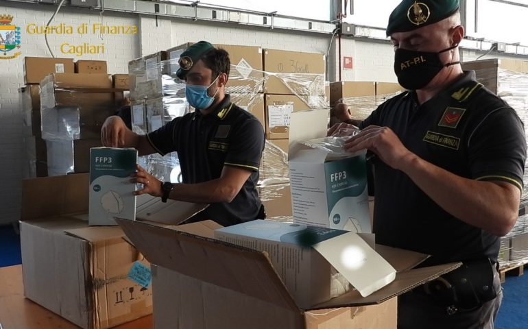 Frode mascherine alla Regione: maxi sequestro della Guardia di Finanza, non avevano certificazione