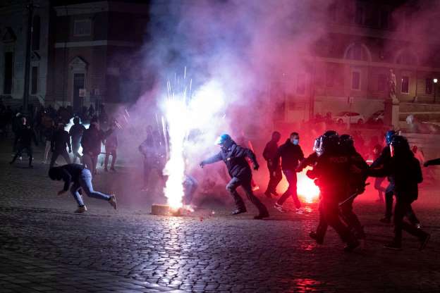 roma-protesta-norme-anticovid-2020-rai-news