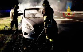 strada-statale-554-auto-prende-fuoco-vvf