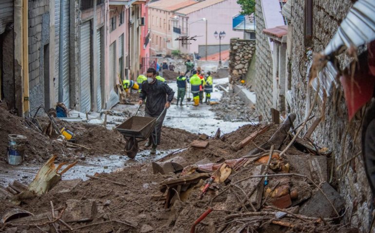 «Centinaia di ettari di coltivazioni, strade e recinzioni travolti dalla furia dell’acqua», agricoltori in ginocchio