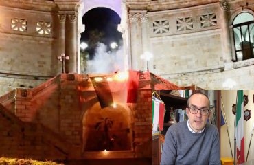 Bandiera bruciata al Bastione, dal sindaco Truzzu parole di biasimo: «Esempio di vigliaccheria»