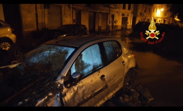 Bitti, acqua e fango sommergono il paese: previsto l'arrivo di Borrelli