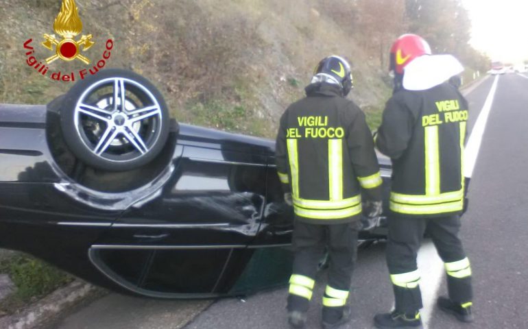 Fonni, incidente sulla SS 389: si scontrano e si ribaltano due auto, 3 feriti