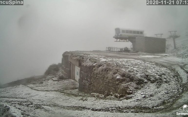 Neve, ecco i primi timidi accumuli di stagione sul nostro Gennargentu