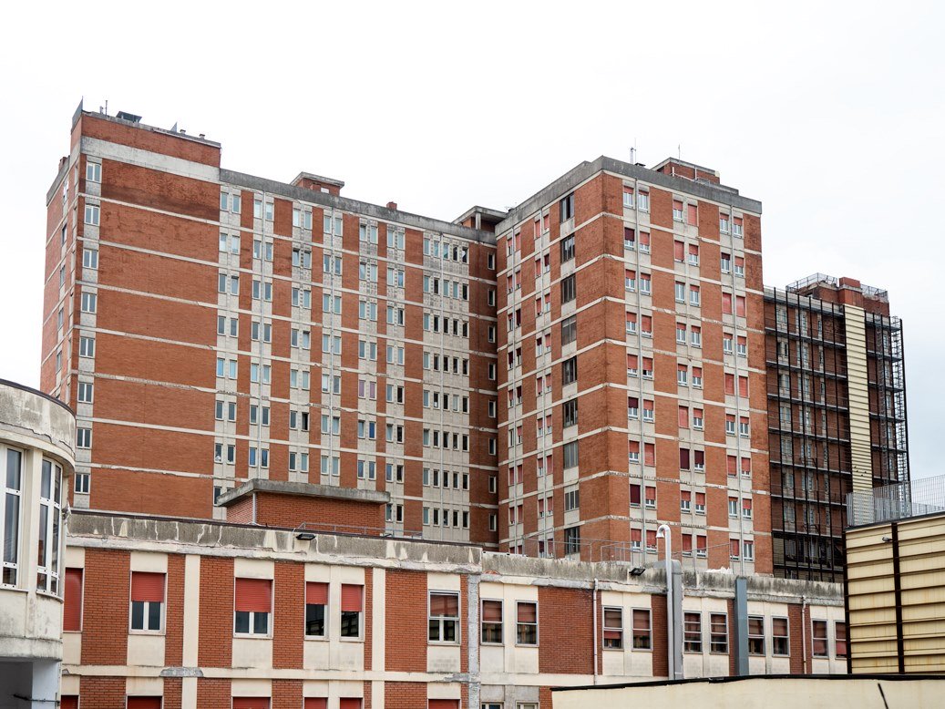 Nuoro, all’ospedale San Francesco in crisi arriva in aiuto il punto-tamponi dell’Esercito