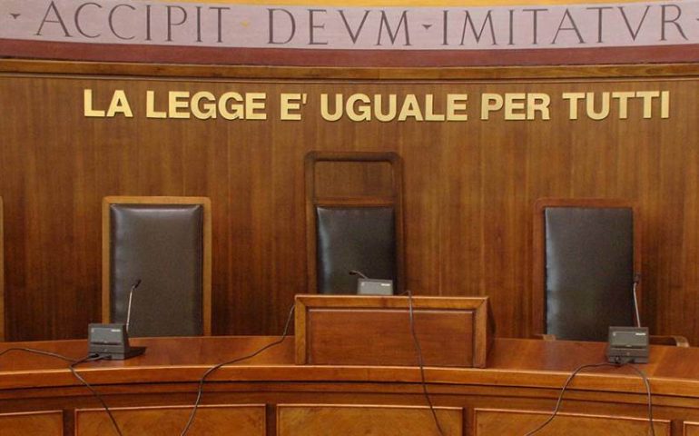 Oristano, uccise la moglie a martellate mentre dormiva: condanna ridotta da 21 a 19 anni