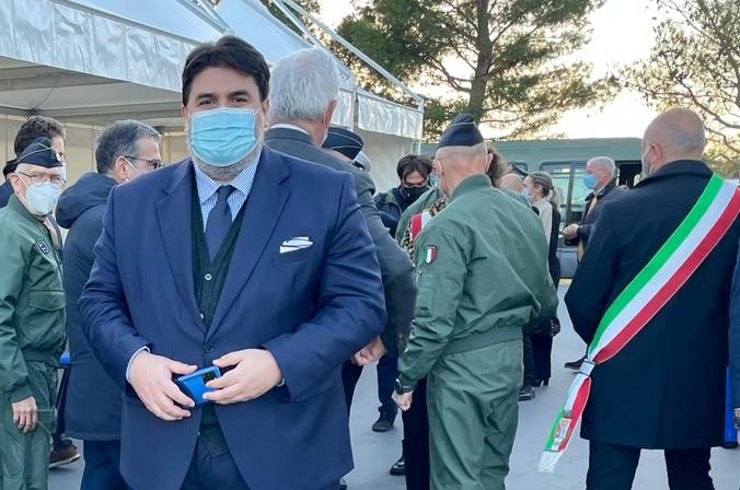 Sardegna, il presidente Solinas e il ministro Guerini in visita all’International flight school di Decimomannu