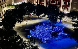 aiuola-piazza-galilei-cagliari-presepe-bottigliette-plastica (2)