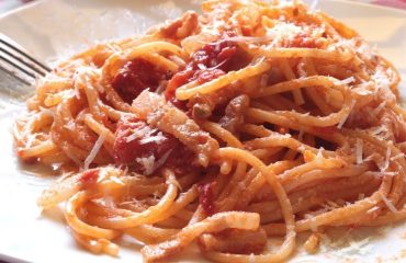 La ricetta Vistanet di oggi: spaghetti all’Amatriciana, un classico della tradizione romana