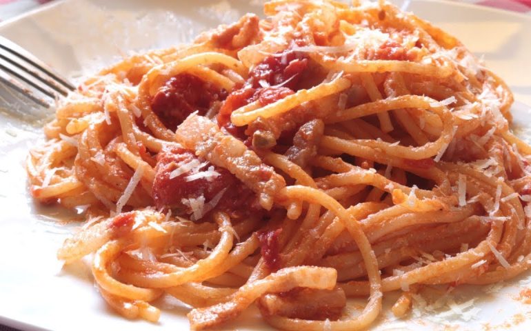 La ricetta Vistanet di oggi: spaghetti all’Amatriciana, un classico della tradizione romana