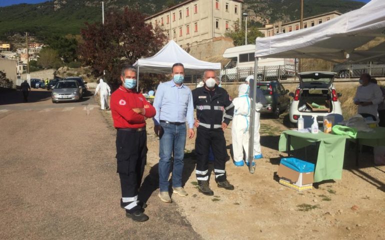 Covid in Sardegna, Arzana esulta al secondo screening: su 450 tamponi processati tutti negativi