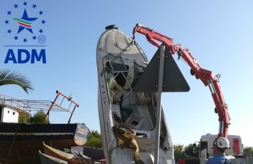 barchini-distrutti-migranti-porto-cagliari (2)