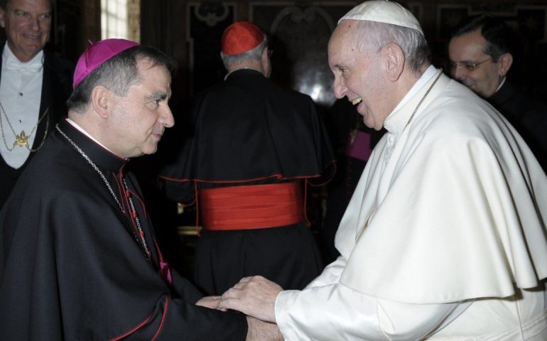Segni di distensione: Papa Francesco chiama al telefono il cardinale Becciu