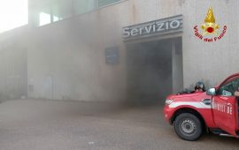 sassari-incendio-concessionaria-auto