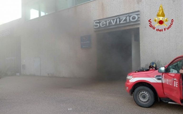 sassari-incendio-concessionaria-auto