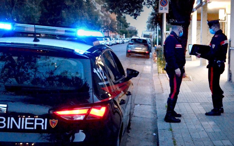 Sardegna, accesa lite d’amore fra minacce e coltelli: denunciati due senegalesi