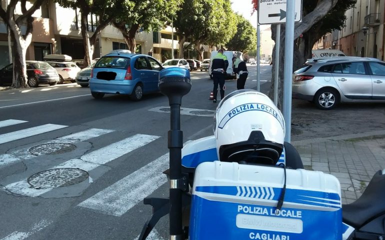 Cagliari, donna investita sulle strisce in viale Trieste: l’automobilista scappa