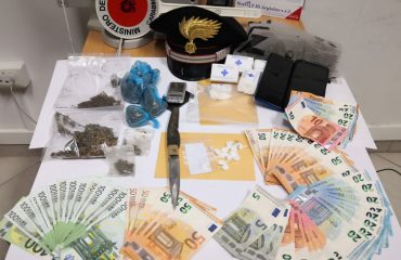droga-denaro-spaccio-sestu-carabinieri