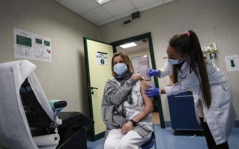 Vaccini: in arrivo altre 128mila dosi di Pfizer nell’Isola entro aprile