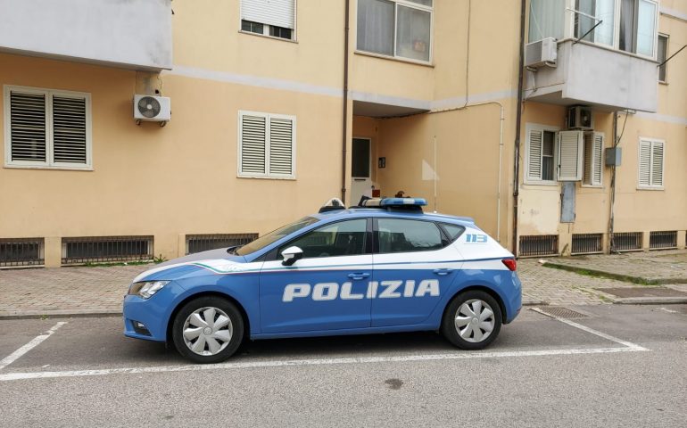 Cagliari, minacce e insulti ai poliziotti che intervengono per una lite