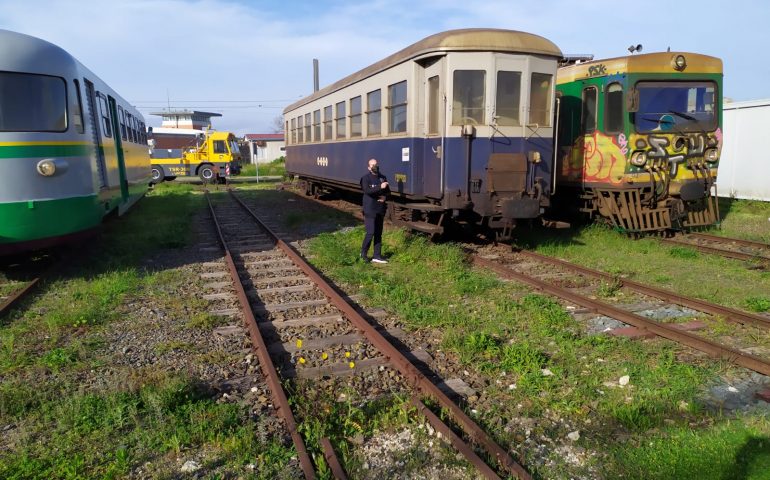Comunicato dell’Arst sui treni sequestrati: “I mezzi sono custoditi, servono molti soldi per il recupero”