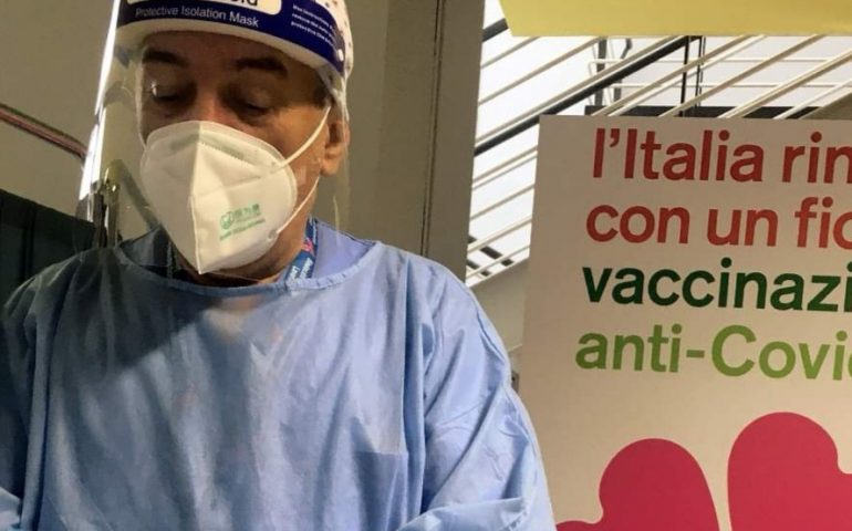 Medici sardi specializzandi senza vaccino, la protesta: «Astrazeneca per noi? Non è adatto, è un rischio»