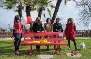 Panchina rossa ai Giardini Pubblici