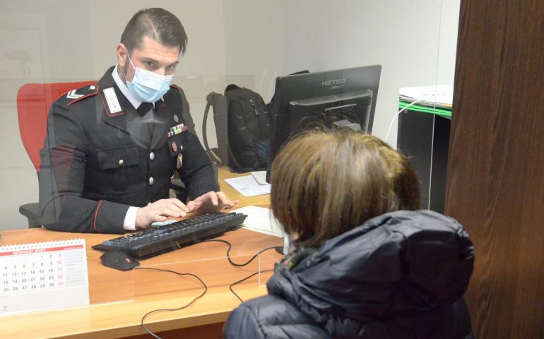 carabinieri-donna-denuncia