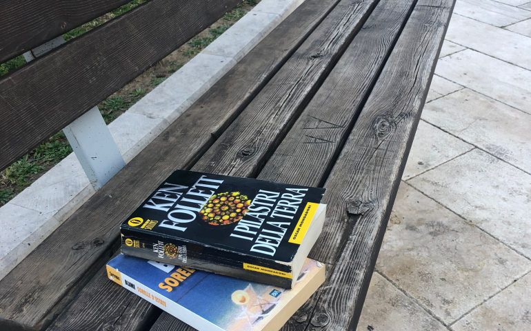 La foto. Bookcrossing in giro per Cagliari. Provocazione?