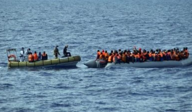 Sardegna, nuovo sbarco di migranti a Porto Pino: 13 algerini, nel gruppo anche una donna