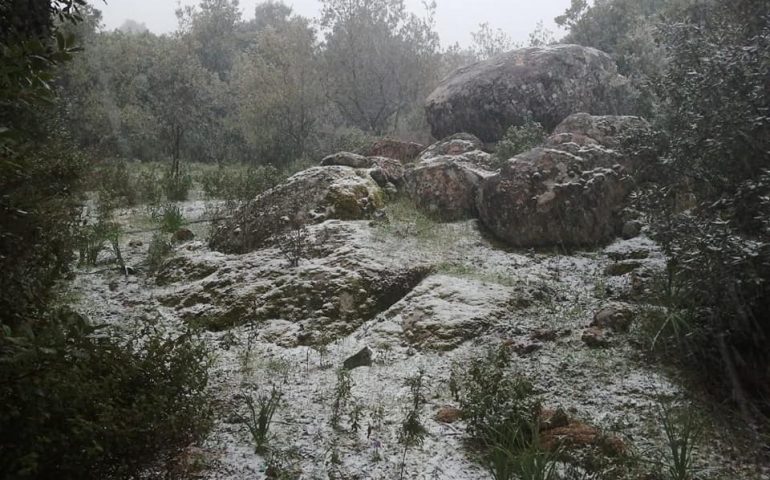 (FOTO) Nevica sui Sette Fratelli e a Burcei: si imbianca anche il Sud Sardegna