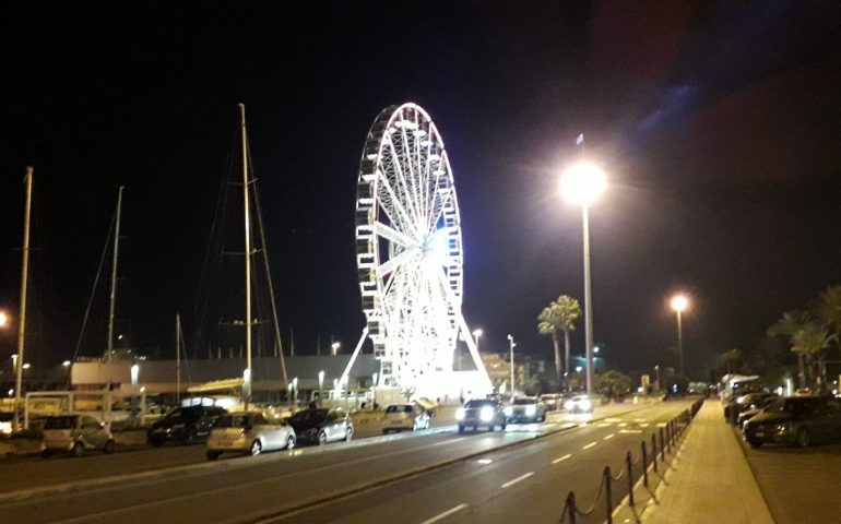 Cagliari, la ruota panoramica si riaccende: prove tecniche di ripartenza?