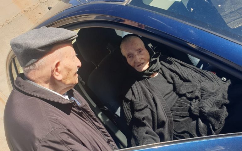 Al via le vaccinazioni a Perdas. Oggi la carica dei centenari: zio Antonio, zia Maria e zia Concetta in prima fila