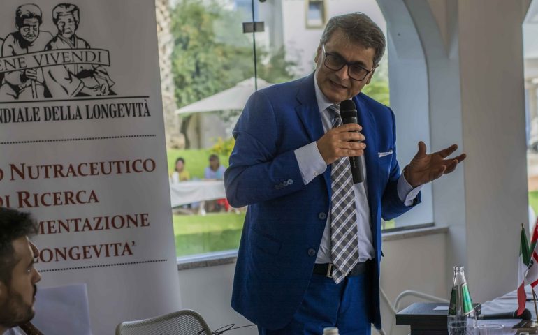 Centenari più resistenti al Covid? A Geo & Geo Sveva Sagramola intervista l’esperto di longevità Roberto Pili