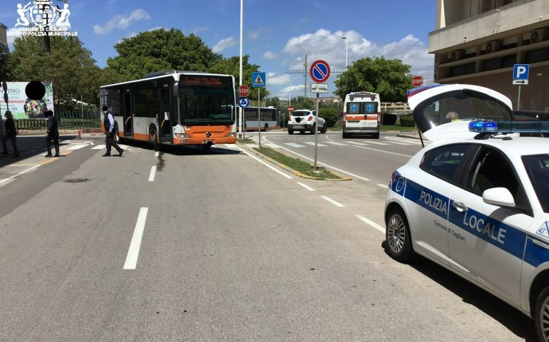 Cagliari. Bus investe un pedone: il 75enne finisce in ospedale