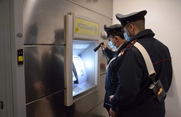 carabinieri-postamat-bancomat