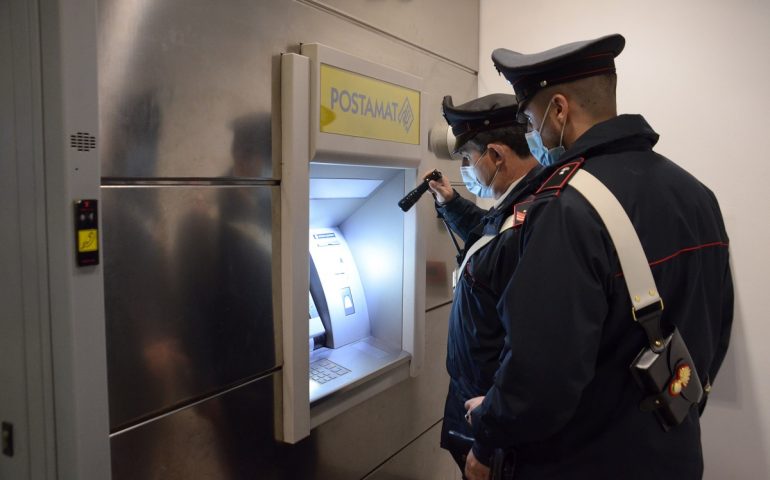 carabinieri-postamat-bancomat