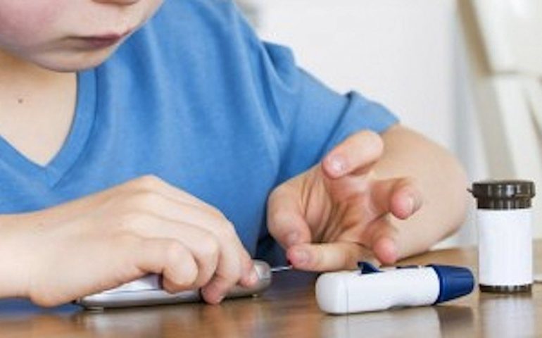 Sanità, dalla Giunta via libera ad acquisto e distribuzione di nuovi dispositivi per pazienti diabetici. Solinas: “Per tutti parità di accesso alle nuove tecnologie”