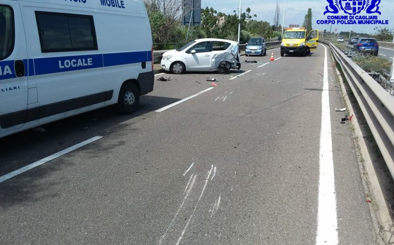 Cagliari, tamponamento a catena sull’asse mediano: una donna al pronto soccorso