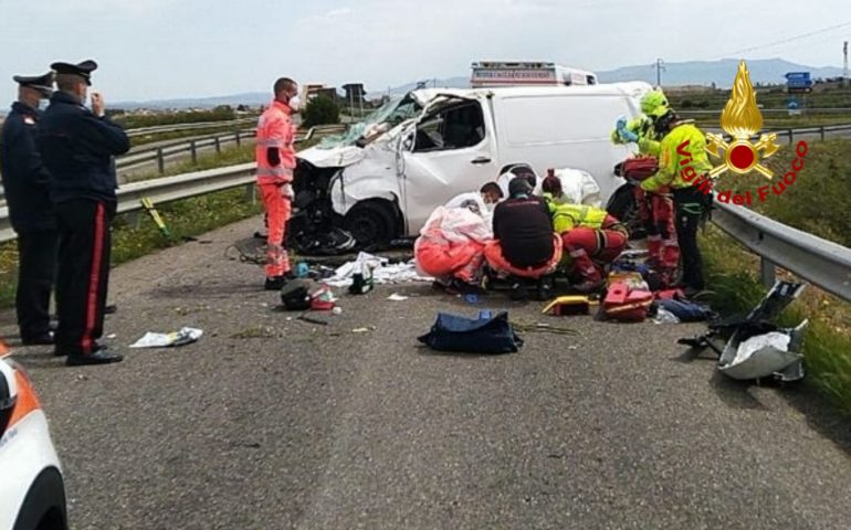 Furgone si ribalta a Macchiareddu: ferito in condizioni gravi il conducente