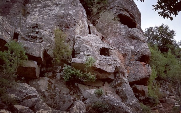 La foto dei lettori. La suggestiva “Maschera di Pietra” di Golgo a Baunei