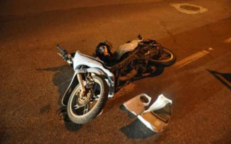Tragedia a Monserrato, 21enne in scooter contro un’auto: morto sul colpo