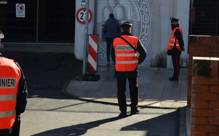 Sardegna, compra online un motore auto e non arriva a destinazione: truffato un 46enne, scatta la denuncia per un napoletano