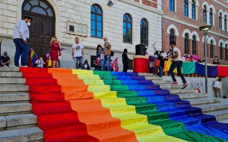 17 maggio, Giornata internazionale contro l’omofobia, la bifobia e la transfobia. Anche Cagliari pronta a manifestare