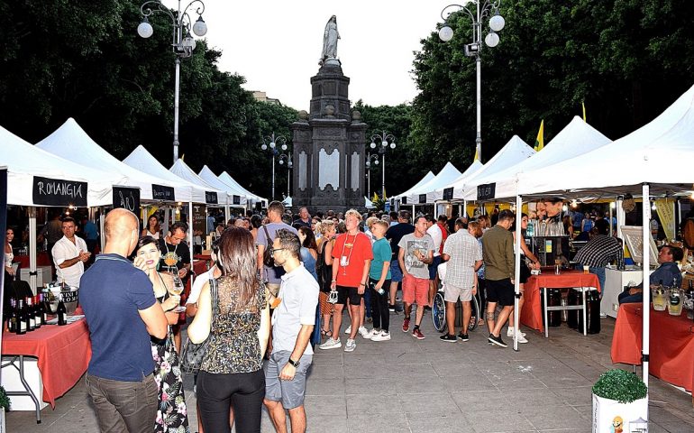 international-wine-food-festival-piazza-del-carmine-cagliari