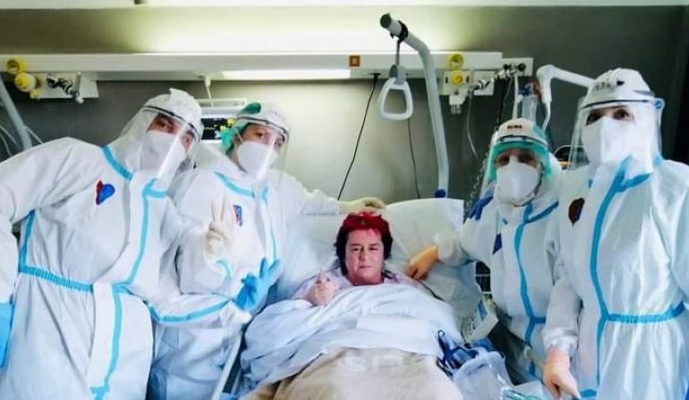 Cagliari, la lotta di Milena contro il Covid: fuori dalla terapia intensiva e in reparto Medicina. “Ho vinto un match”