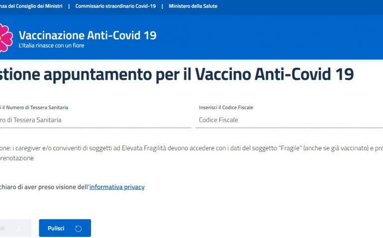 Vaccini, al via da domani in Sardegna la prenotazione con Poste Italiane: ecco tutte le info utili