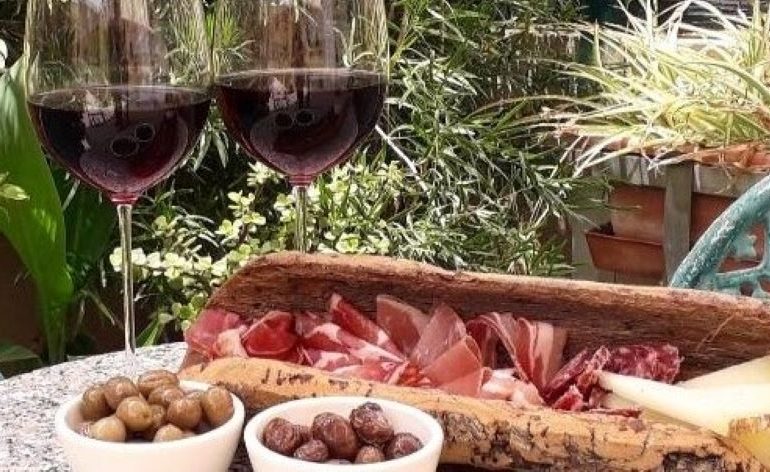 Tutto pronto per “Cin cin Cannonau”, cinque appuntamenti nell’Isola per gustare il vino sardo